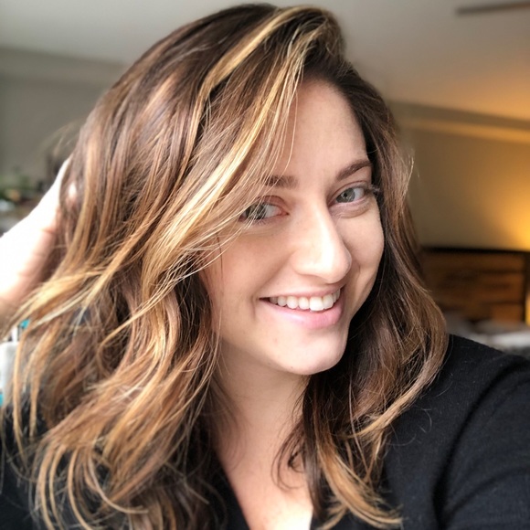 Meet your Posher, Tara - Picture 1 of 2